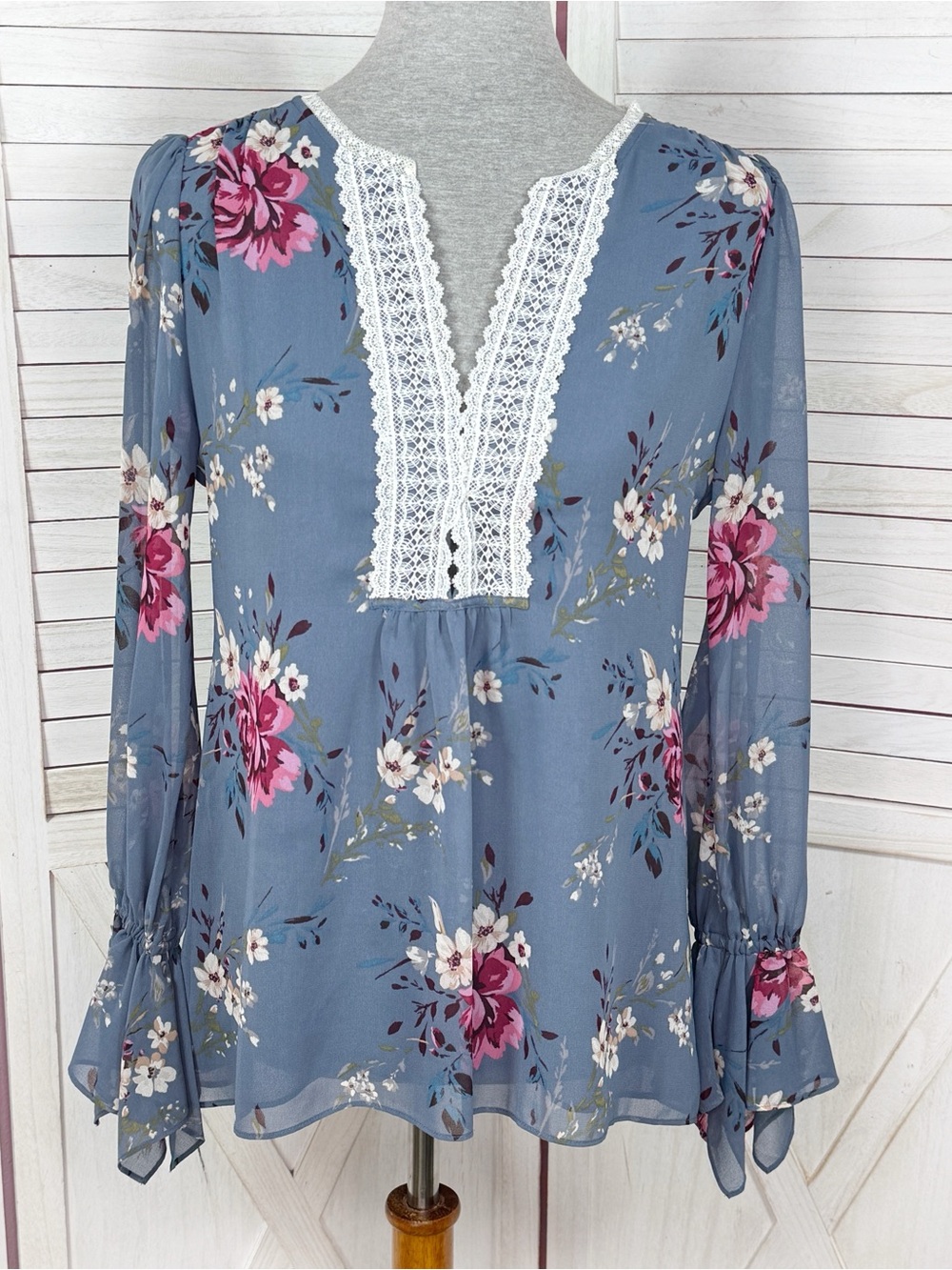 WHBM Floral Lace Trim Flutter Cuff Chiffon Blouse‎ Blue 4 Fairy Cottage Coquette